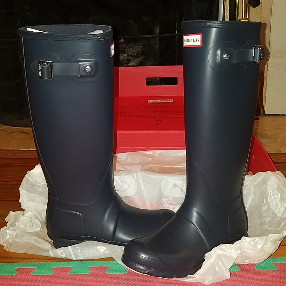 NWT & Box!!! Navy Blue Tall Hunter Boots